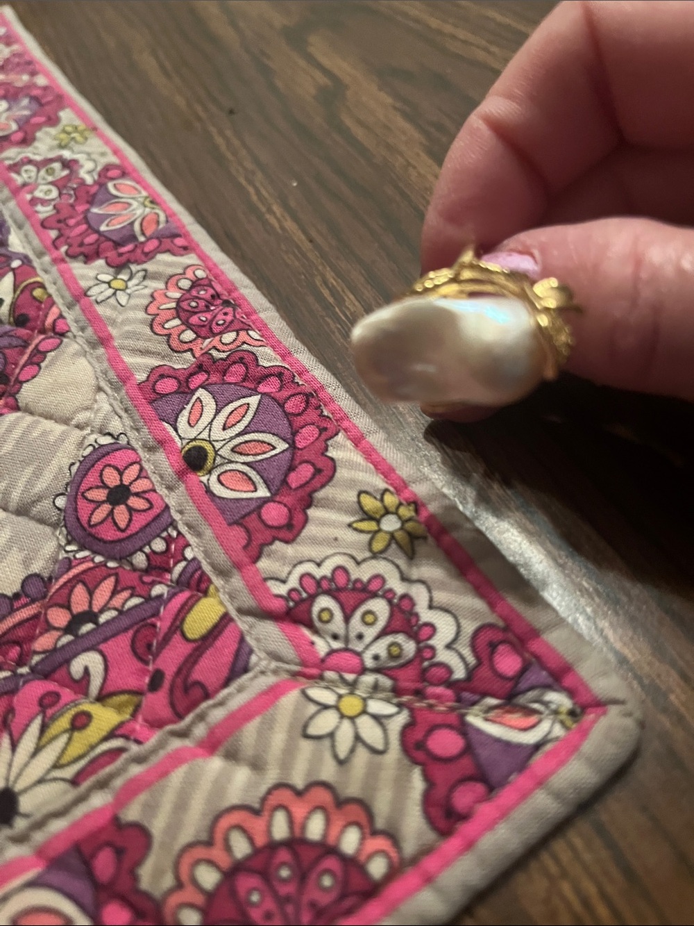 Gold Pearl Shell Statement Ring - Women Jewelry - Picture 3 of 4